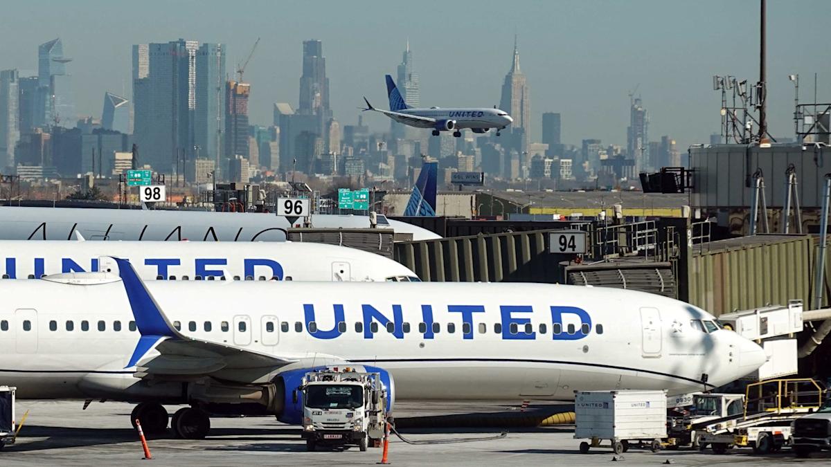 United Airlines will lift the living hall, the rent of the cards between financial pressures United Airlines will lift the living hall, the rent of the cards between financial pressures