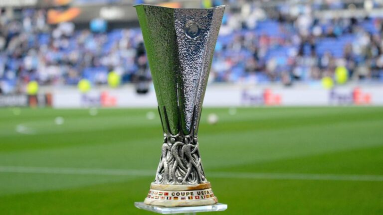 Tottenham Hotspur beat Manchester United to reach the Champions League