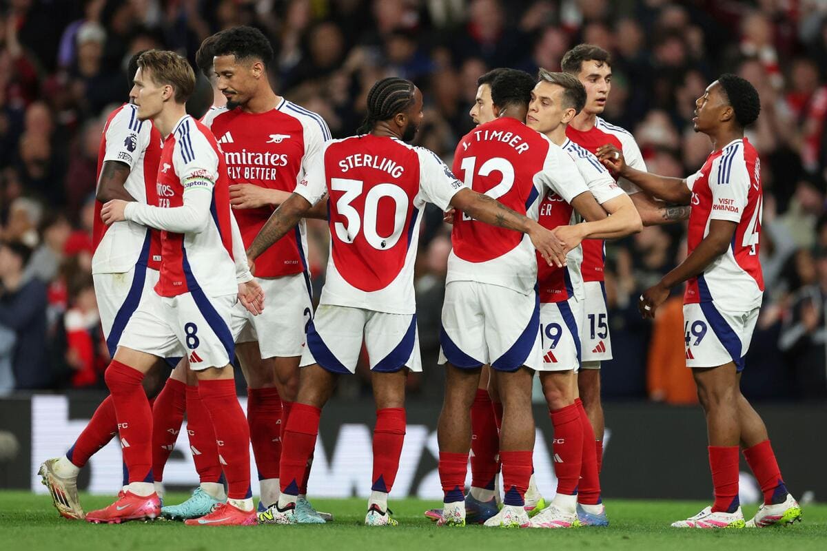 Arsenal on course to keep Liverpool title on ice Arsenal on course to keep Liverpool title on ice