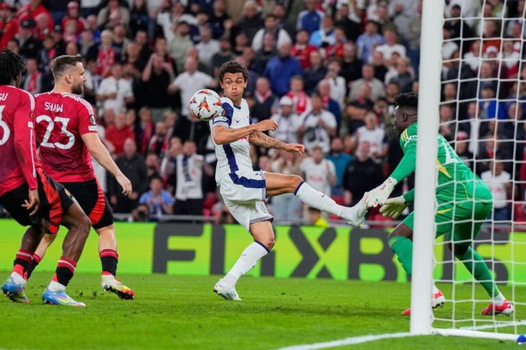 Spurs’ first penalty against Manchester United