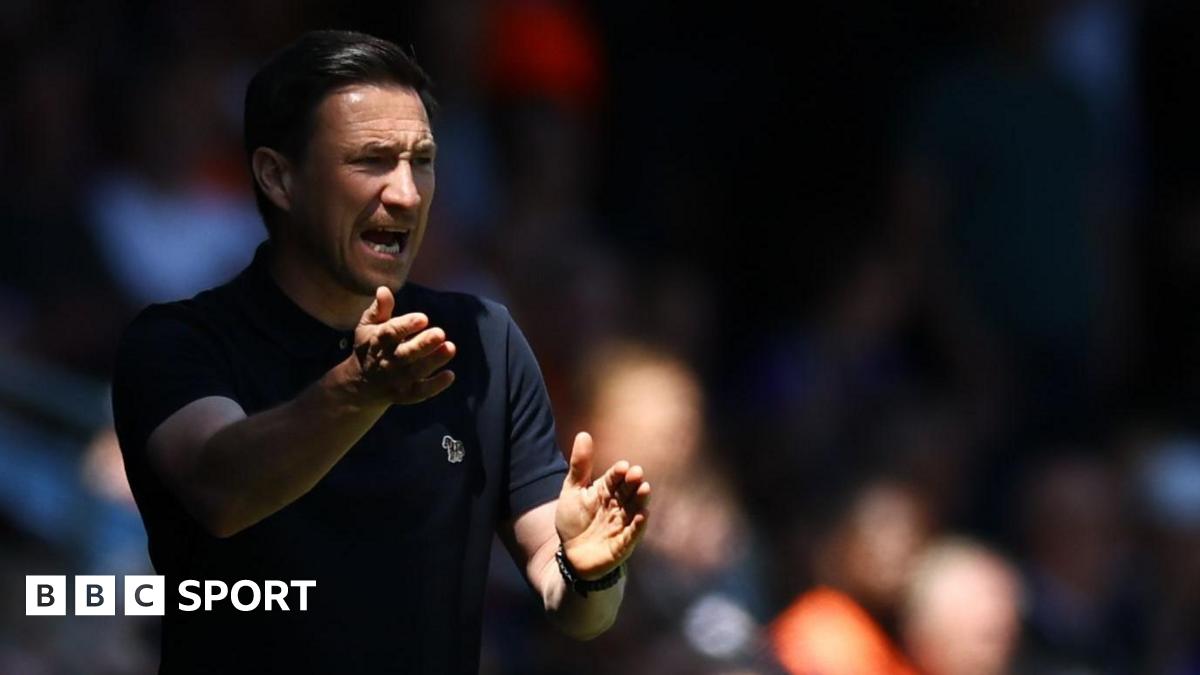 Nots County coach Stewart Maynardi will keep him after losing his place in promotion Nots County coach Stewart Maynardi will keep him after losing his place in promotion
